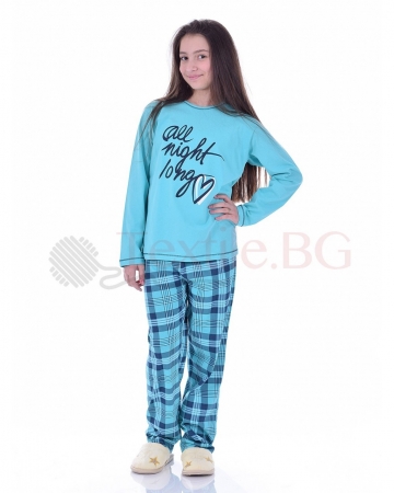 Юношеска пижама за момиче със ситопечат и каре панталон в два цвята